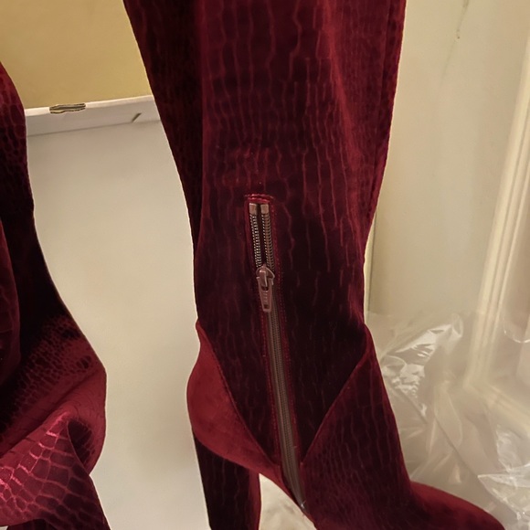 Boot - Picture 5 of 13